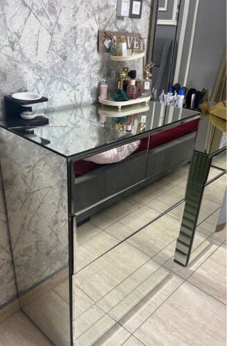 dressing table