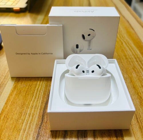 Airpods 4 (Original) (Slight Used)