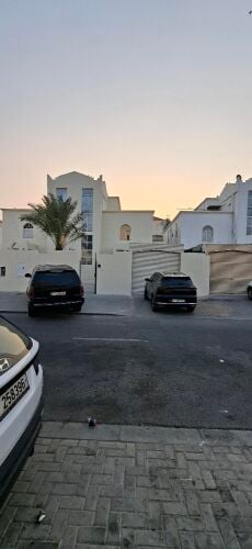 للإيجار فيلا في معيذر الجنوبي