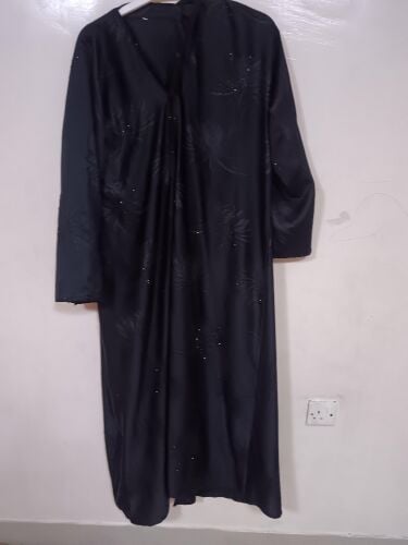للبيع عباية