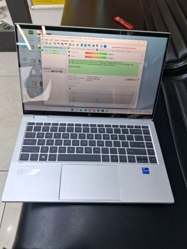 Hp elitebook 1040 g8.