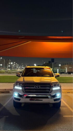 land cruiser gxr V8 (low milage)