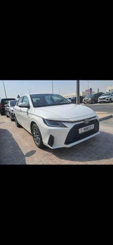 للبيع ياريس اصفااار