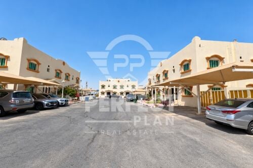 للايجار فيلا داخل مجمع سكني بمريخ