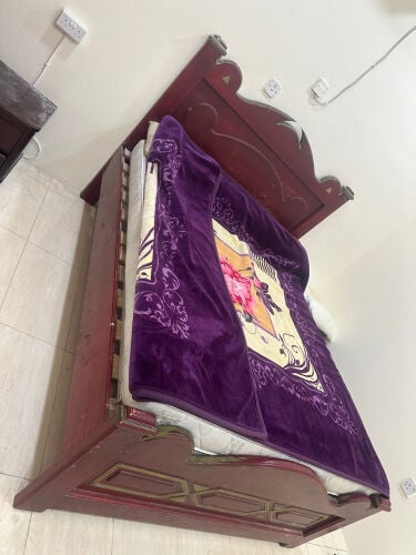 سرير كبير  160 م خشب زان 
