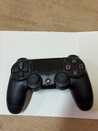 PS4 controller
