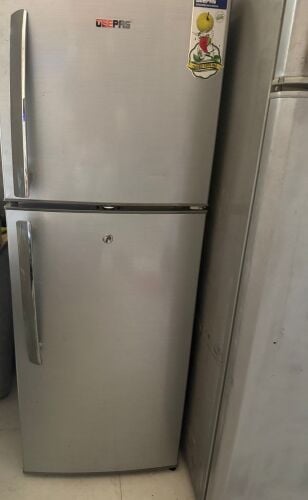 almost new condition fridge for sel