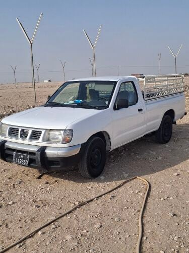 نيسان بيكاب موديل 2000