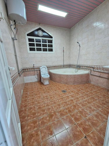 للايجار بالدفنه 