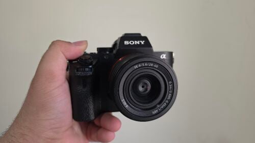 Sony A7ii + 28-60mm F4-5.6 + 2xbat