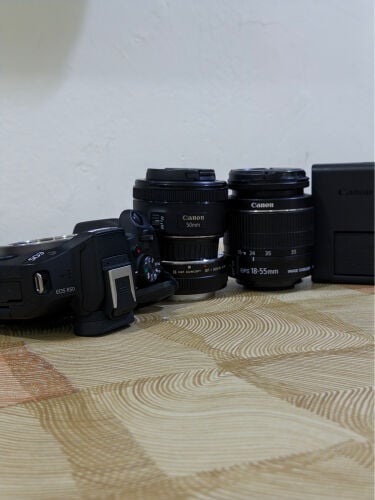 canon R50