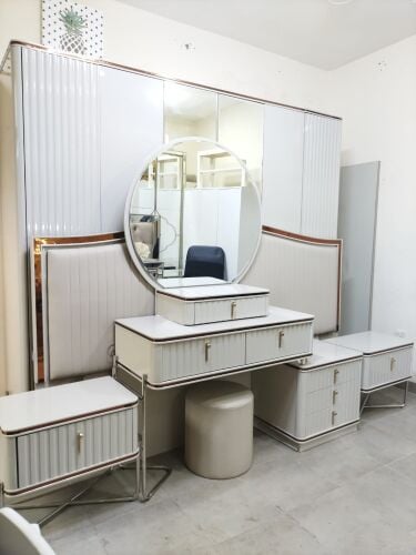 bedroom set For sale