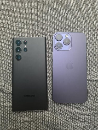 iPhone 14 Pro Max & Samsung s22 ult
