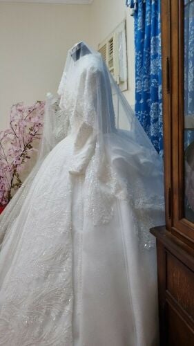 Luxury wedding gown for rent