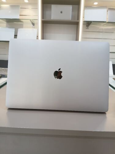 Apple Maccbook pro 16 inch 2019