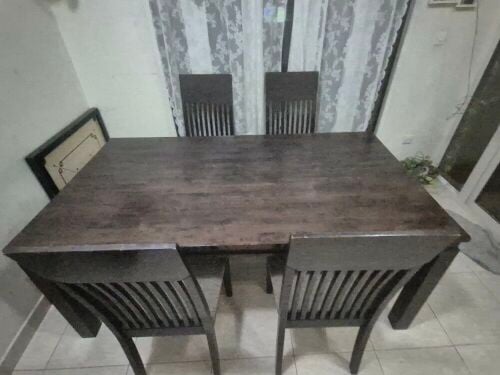 Perfect condition dining table set