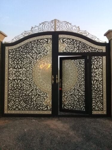 نقوم بجميع الحدادة ترتيب وتركيب ا