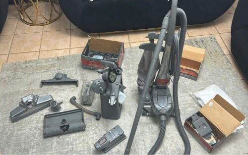 مكنسة كيربي مستعملة وبحالة ممتازة