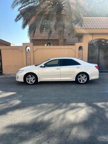 Toyota Camry 2014 GLX MID