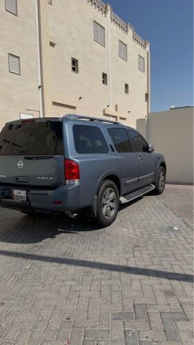  2012Nissan Armada platinum