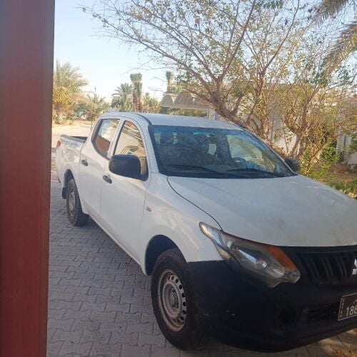 Mitsubishi L200 no accident  new tires  new astmra  nice  pak up brand  new ac