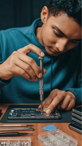 mobile phone technician cum sales