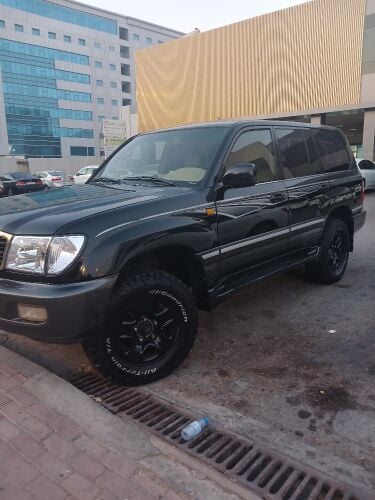 السياره بحاله جيده