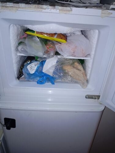 ثلاجة وسط