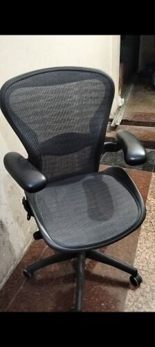 Harman miller classic aeron chair