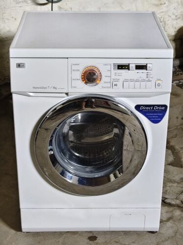 LG 7/4.kg washing mashing