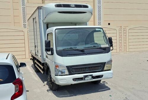 2011 - Mitsubishi Canter ( Freezer)