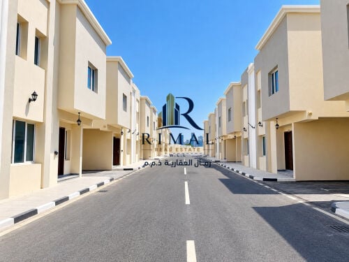 للايجار فيلا جديده مجمع المرخية