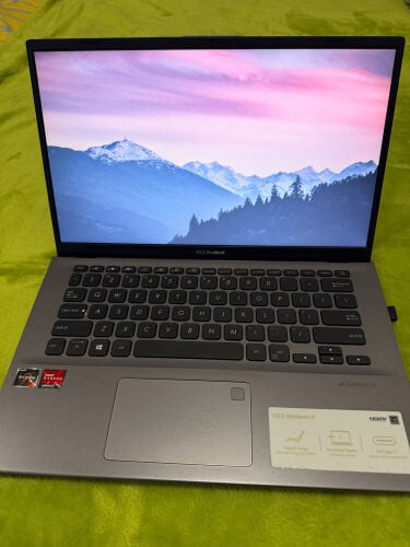 Asus Vivobook 14”