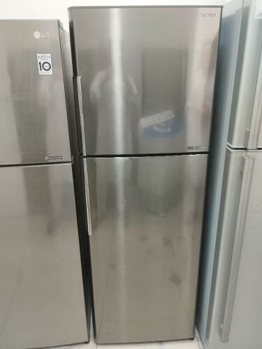 ثلاجة  تحتاج إلى