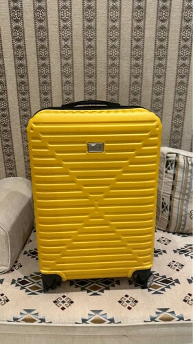 Large travel bags in excellent cond