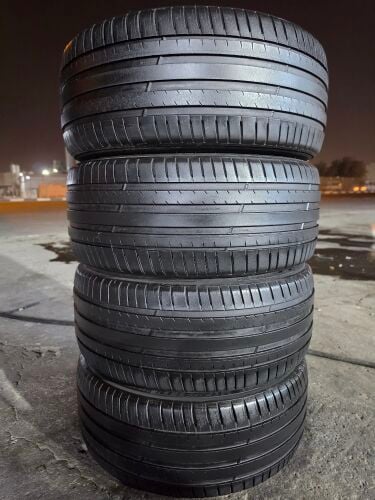255/40/21 Michelin Tyre