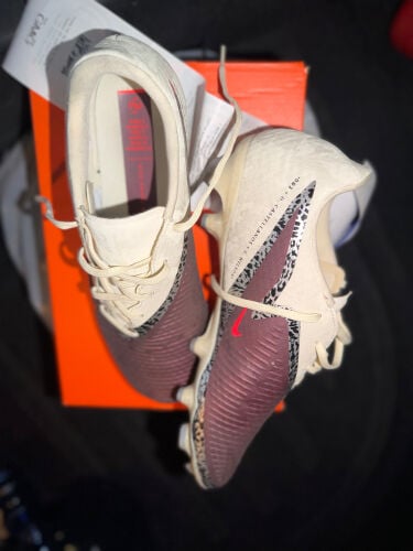 NIKE ,(Size42.5) 