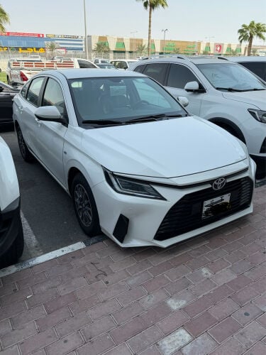 ياريس اصفار 