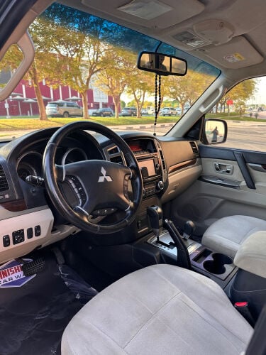 Pajero 2016 Mid option 