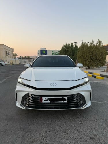 كامري 2025 ماشيه 17000 تامين شامل +حمايه للبودي كامل +عازل حراري مطلوب 115000 