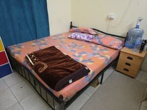 King size bed