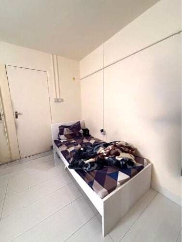 single bed frame with mattress 