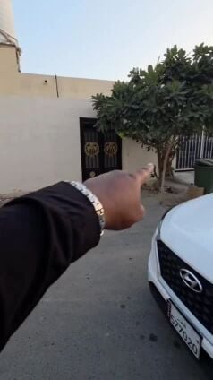 للبيع بيت شعبي ف معيذر.