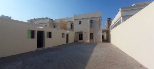 villa for rent muither area 4family