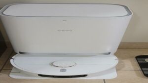 Vacuum and mop robot 1 yr warranty