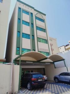 عمارة للبيع بأم غويلينا 