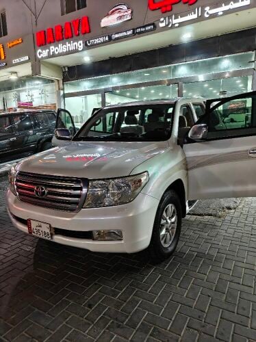 Land Cruiser GXR 2010  8 cylinder