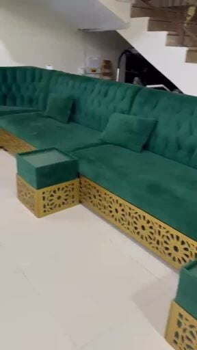 كنب ملكي نظيف تفصل غالي بيع لظرف