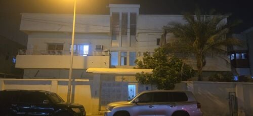 للبيع عماره صغيره في الهلال