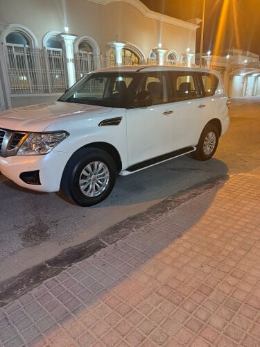 نيسان 